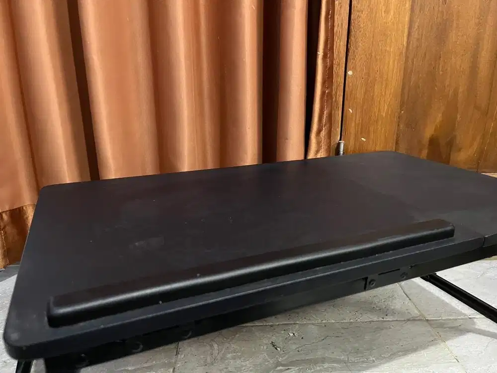 Meja belajar lipat informa warna hitam