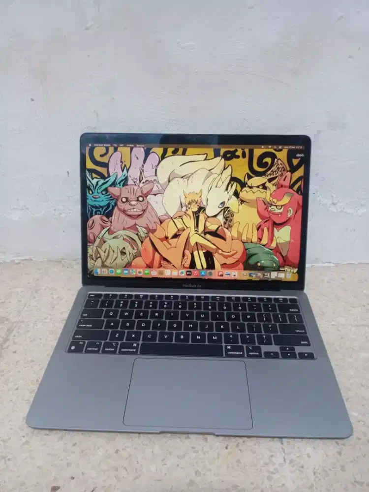 MacBook Air M1 Retina 13in 2020 ram 8 SSD 256 backlit
