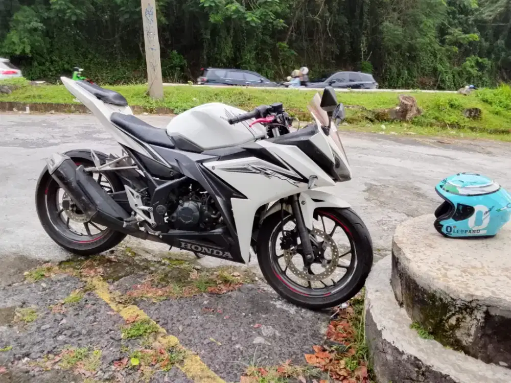 HONDA CBR 150R 2016 MULUS NORMAL LENGKAP PAJAK AKTIF