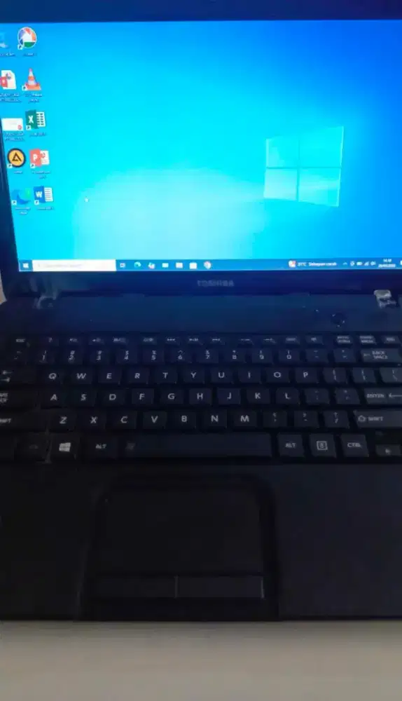 Toshiba Satellite C840 Core i3 128GB Window 10