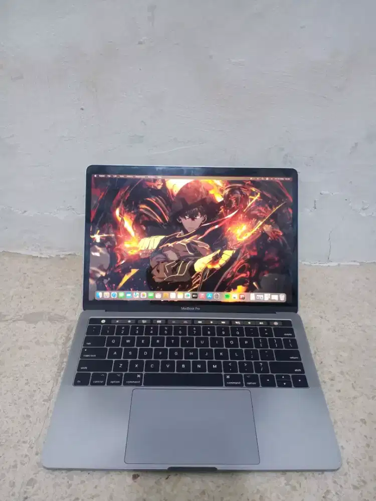 MacBook Pro Retina 13in 2017 TouchBar core i5 ram 8 SSD 256