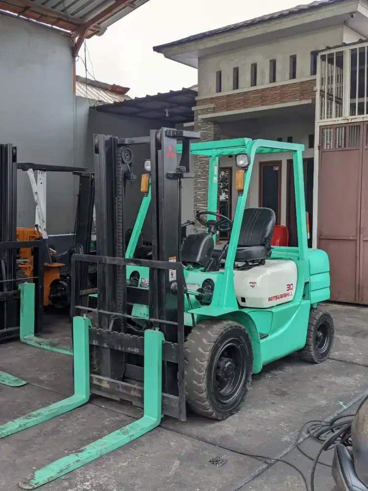 Dijual Forklift Mitsubishi 3 Ton,Manual,3 Meter,Mesin S4S,Tahun 2004