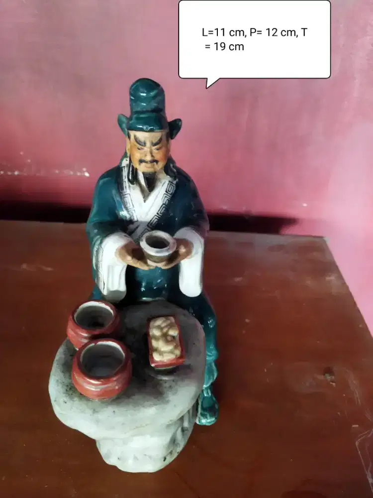 Patung oriental perjamuan
