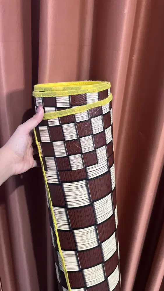 Karpet plastik cokelat
