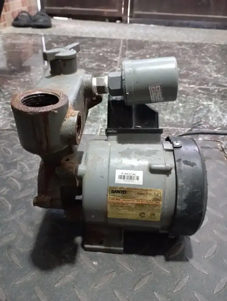 Mesin pompa air Sanyo P-H137AC