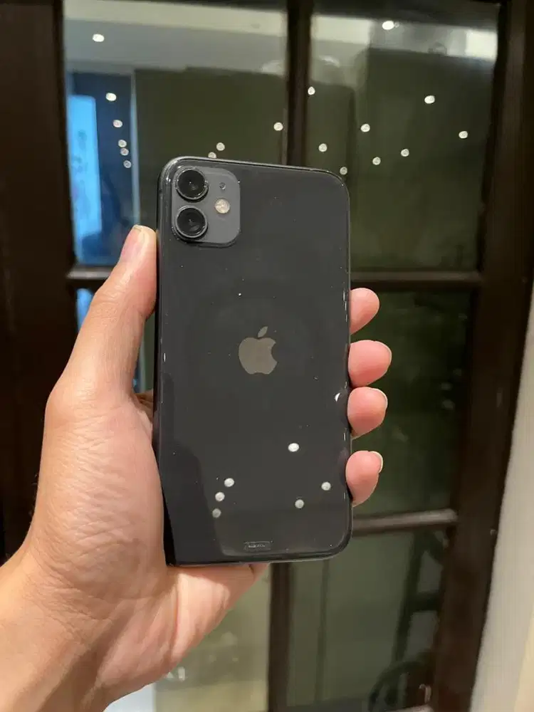 Dijual cepat iPhone 11 128gb iBox resmi original