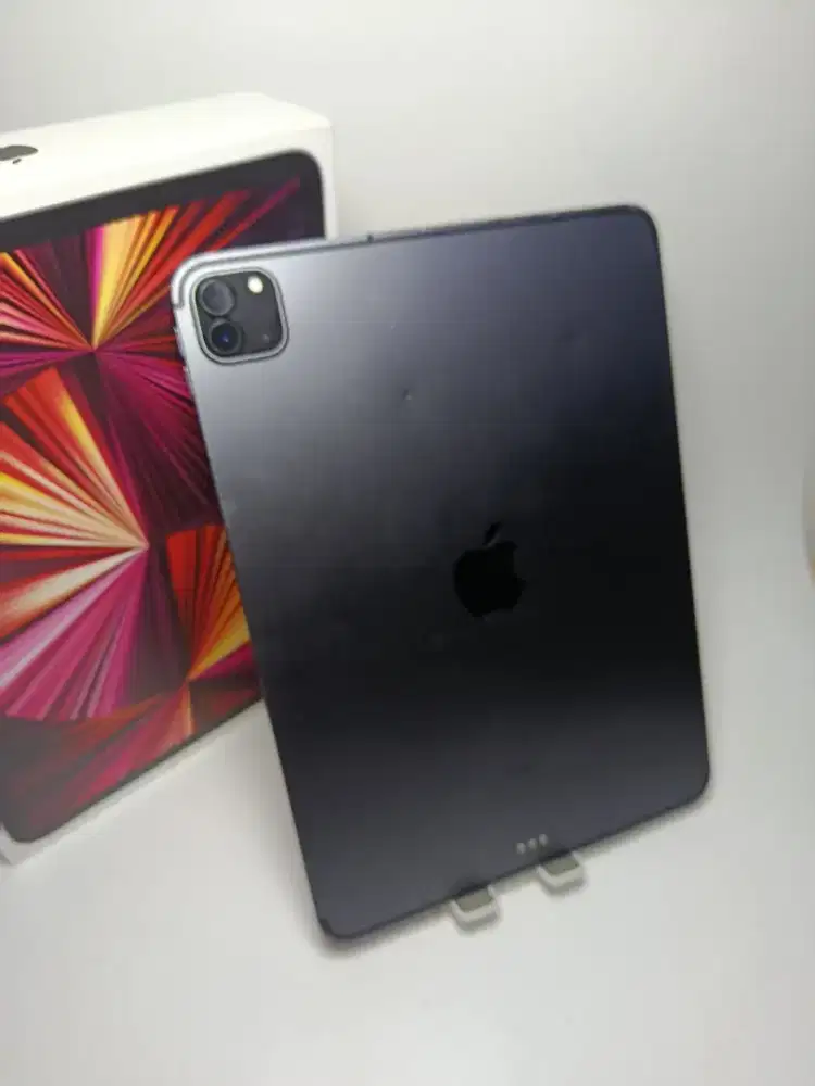 Apple iPad Pro 11 inch 256GBwifi Cellular bisa tuker tambah