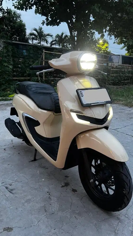HONDA STYLO 160cc 2025 CREAM KM 8ribu Gress Banget Helm Ada Tgn 1 Baru