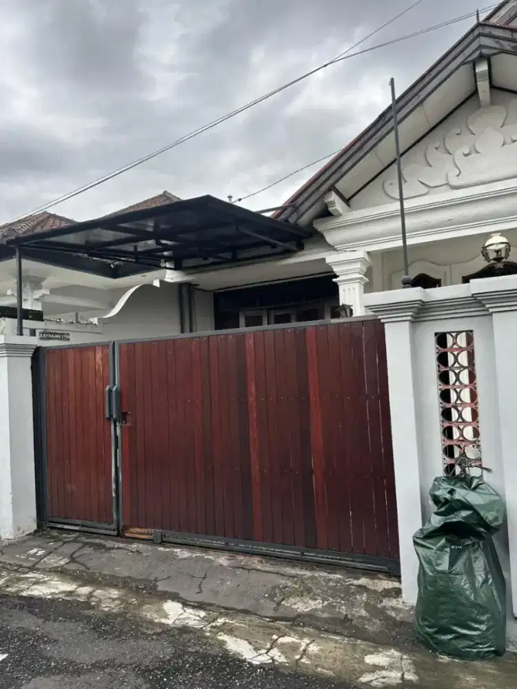 Di kontrakan rumah jalan Teuku Umar , DPS, Bali