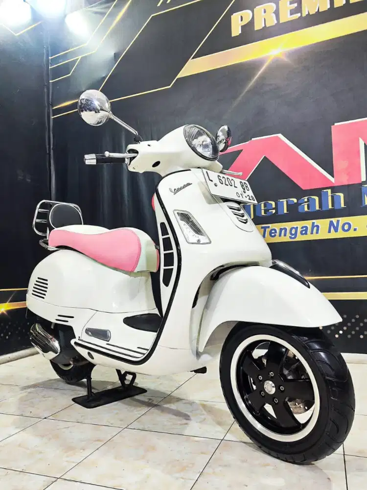 Piaggio Vespa GTS 150 REG 2018 odo 7rb siap pakai