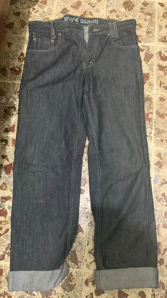 Celana levis denim