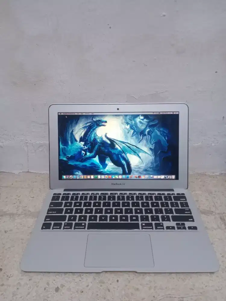 MacBook Air 11in Early 2014 core i5 ram 4 SSD 256gb