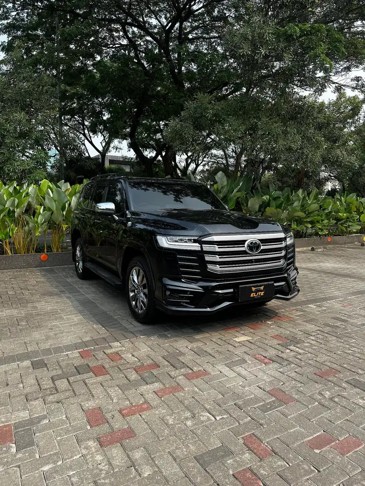 Toyota Land Cruiser 300 VXR 2025