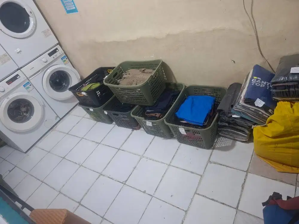 Loker staff laundry
