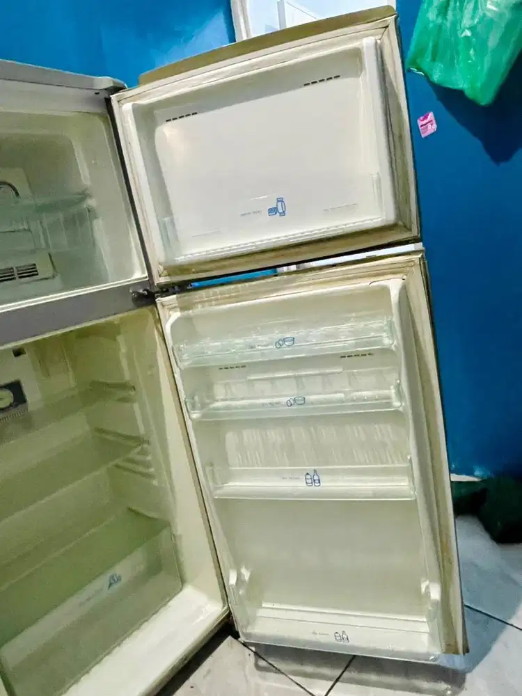 Kulkas Sanyo 2 Pintu - bekas