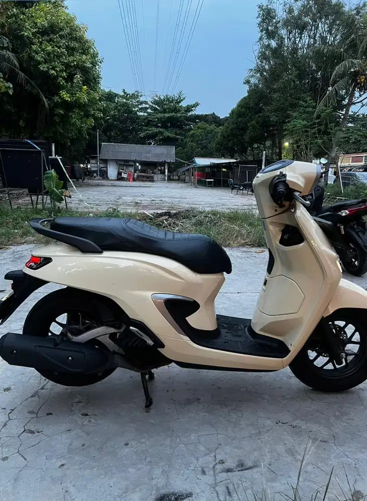 HONDA STYLO 160cc 2025 CREAM KM 8ribu Gress Banget Helm Ada Tgn 1 Baru