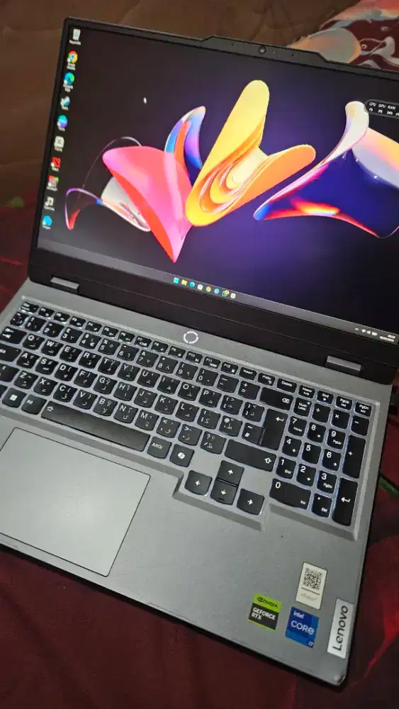 LENOVO LOQ 15IRX9
I7 - 13650HX (seri HX tertinggi)