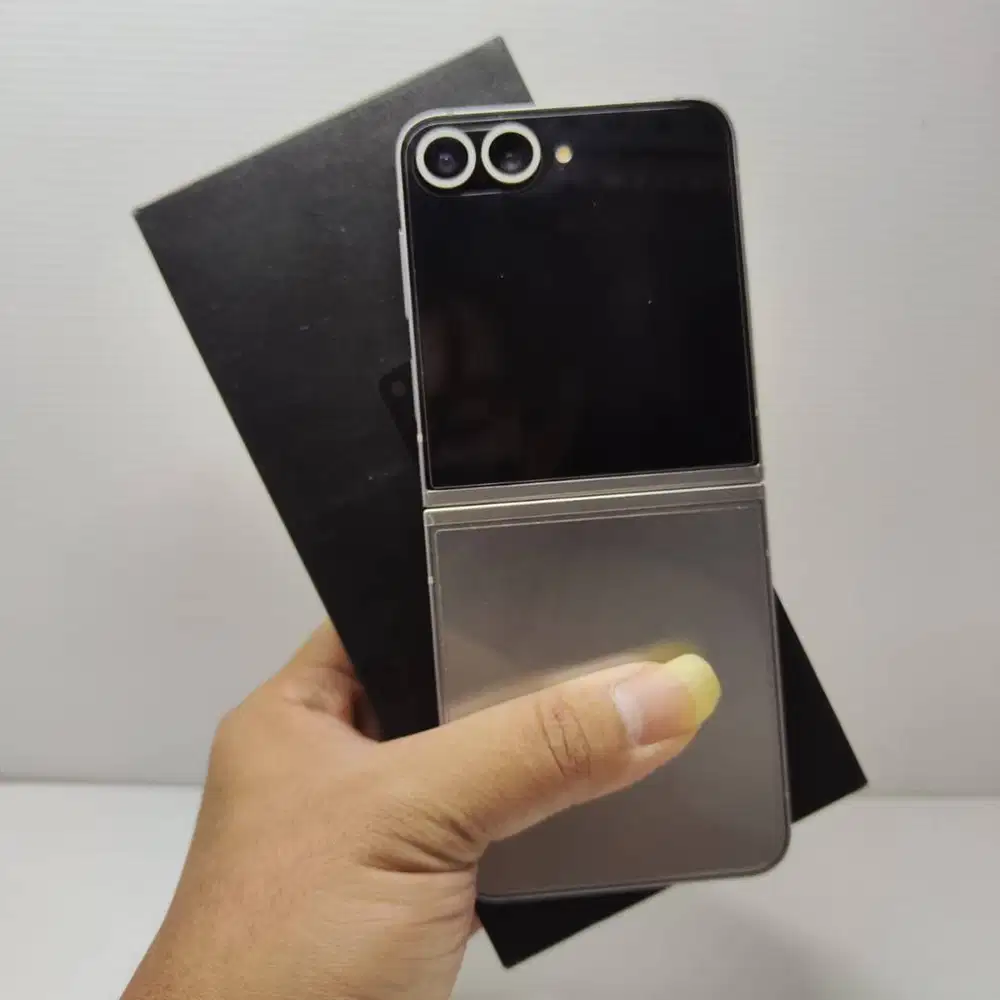 LIKE NEW! SAMSUNG GALAXY Z FLIP 6 5G 12/256 SILVER SEIN FULLSET SEIN A