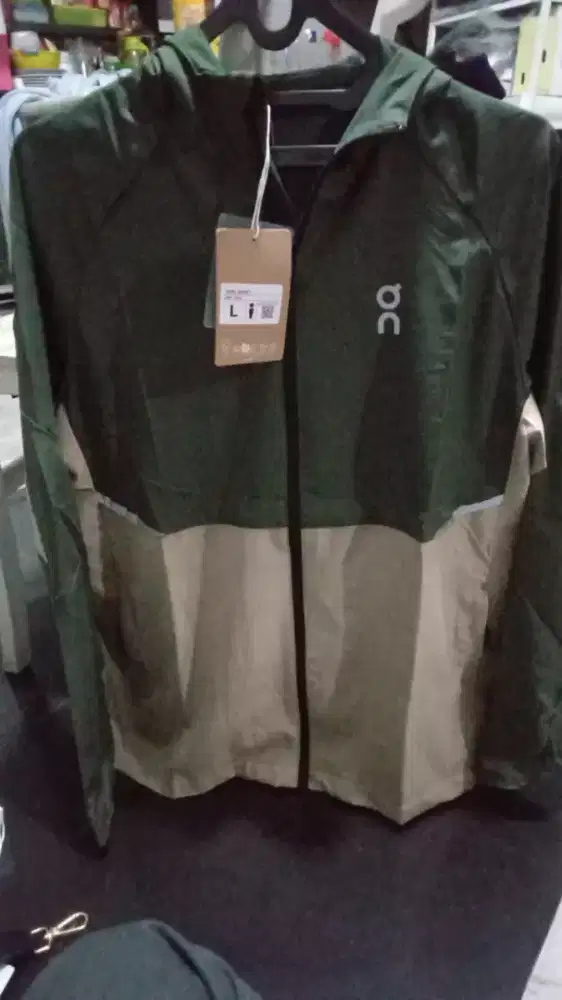 Jaket running on