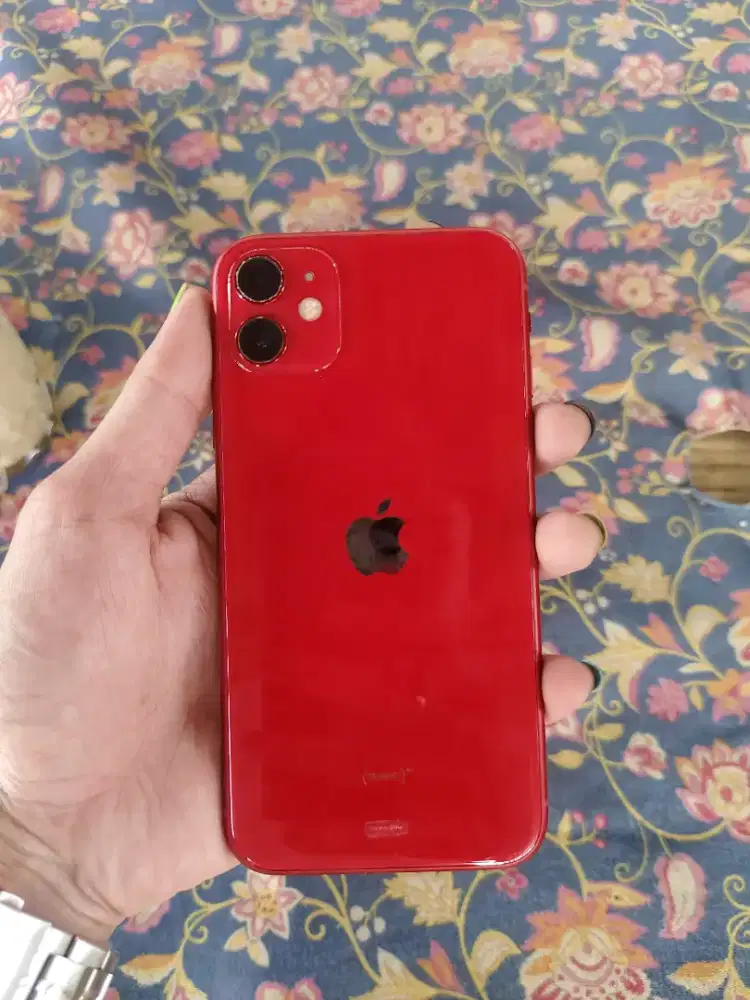 iphone 11 128 ibox
bh 83%
hp + charger
lecet pemakaian
Lok tangkot