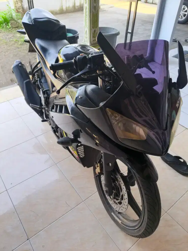 Yamaha r 15v2 2015