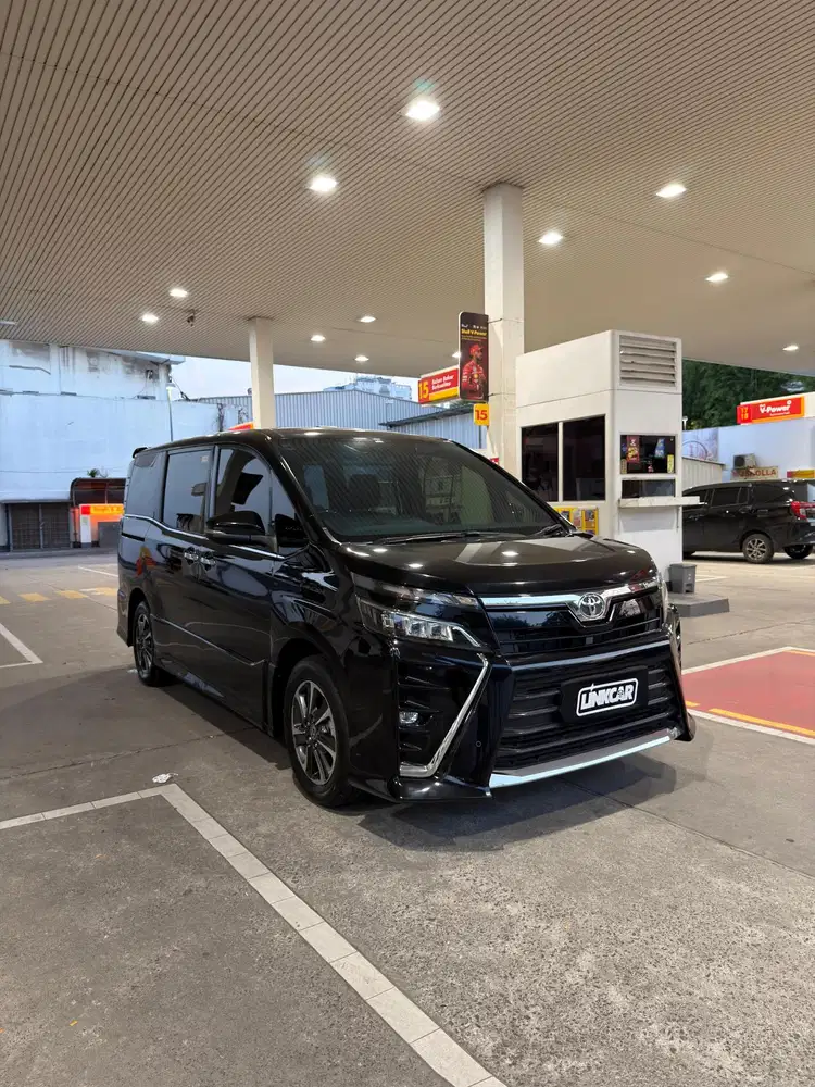 [LOW KM 58Rb] TOYOTA VOXY AT 2020