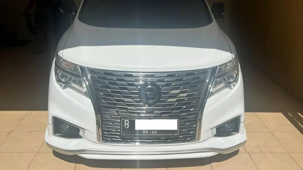 Nissan Elgrand Highway Star 3.5 AT 2011 Putih