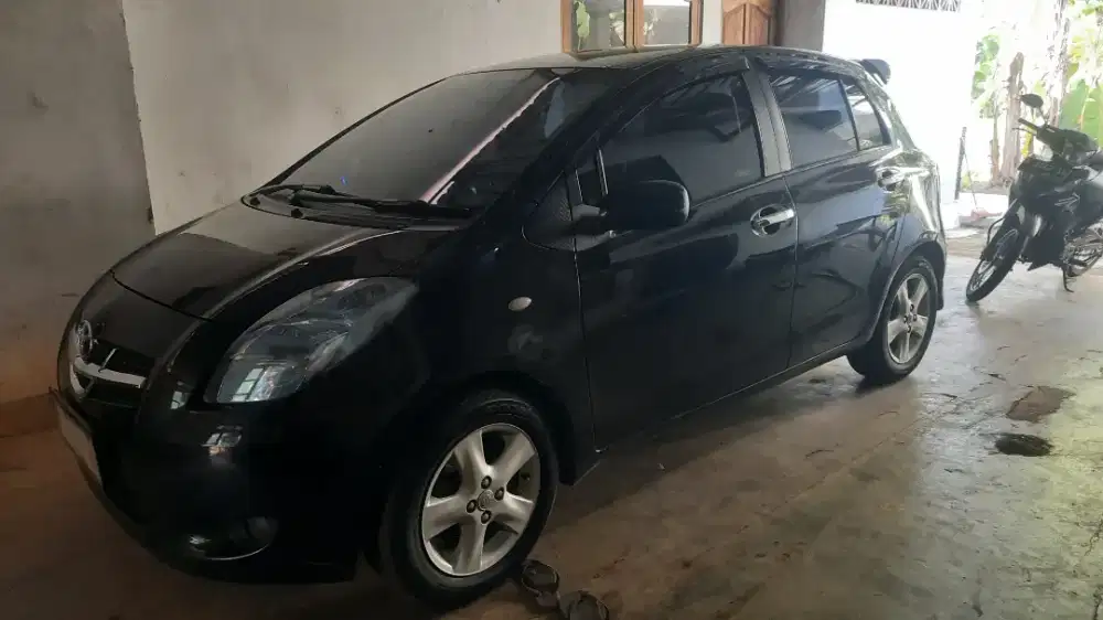 Yaris joss plat R