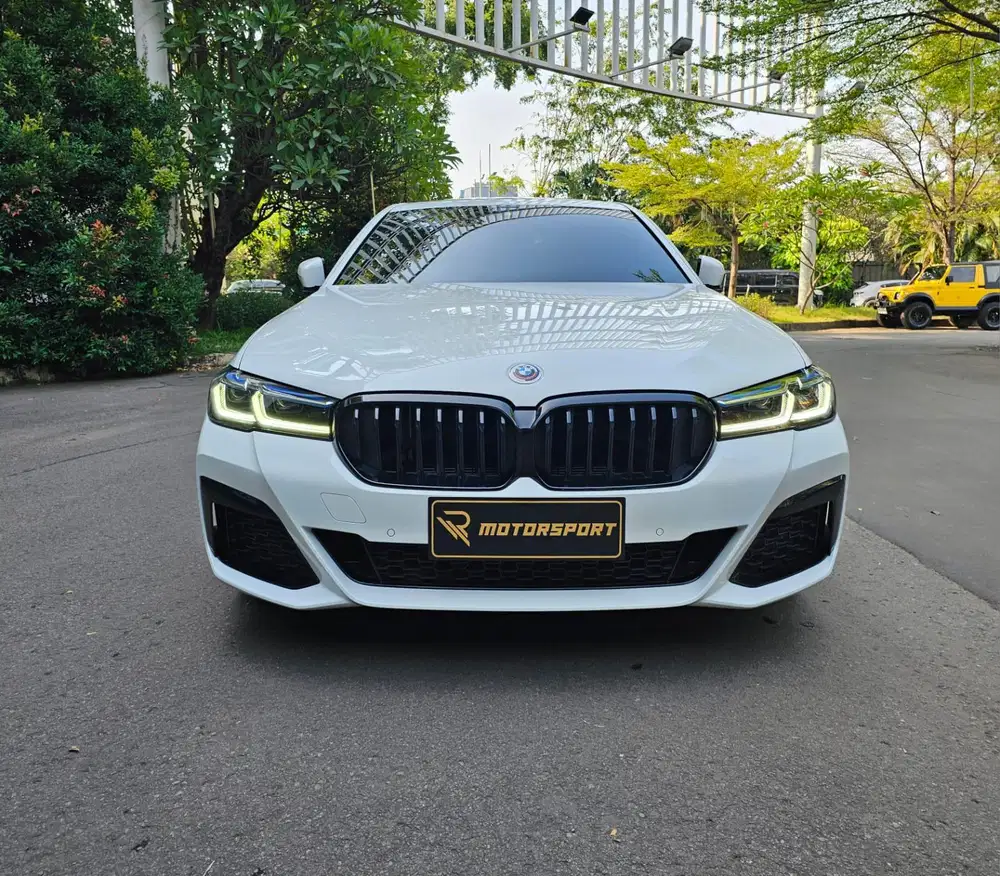 (ODO: 9rb) TDP: 0 BMW 520i M Sport 2023 low km 520