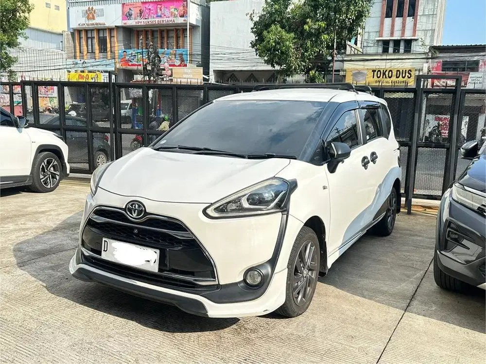 Toyota Sienta Q AT 2017