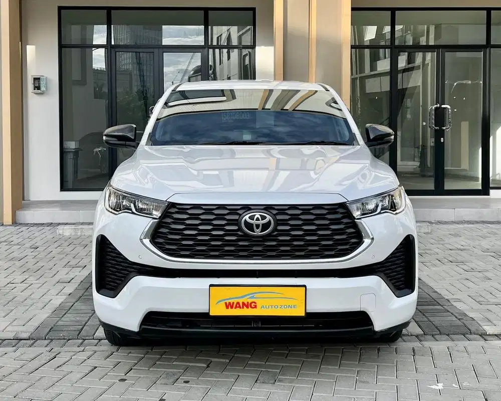 Zenix V 2.0 2023 km 30.000 putih