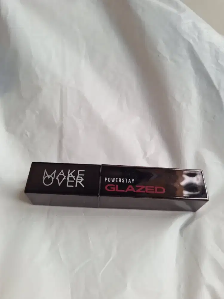 Makeover glazed tipe D11