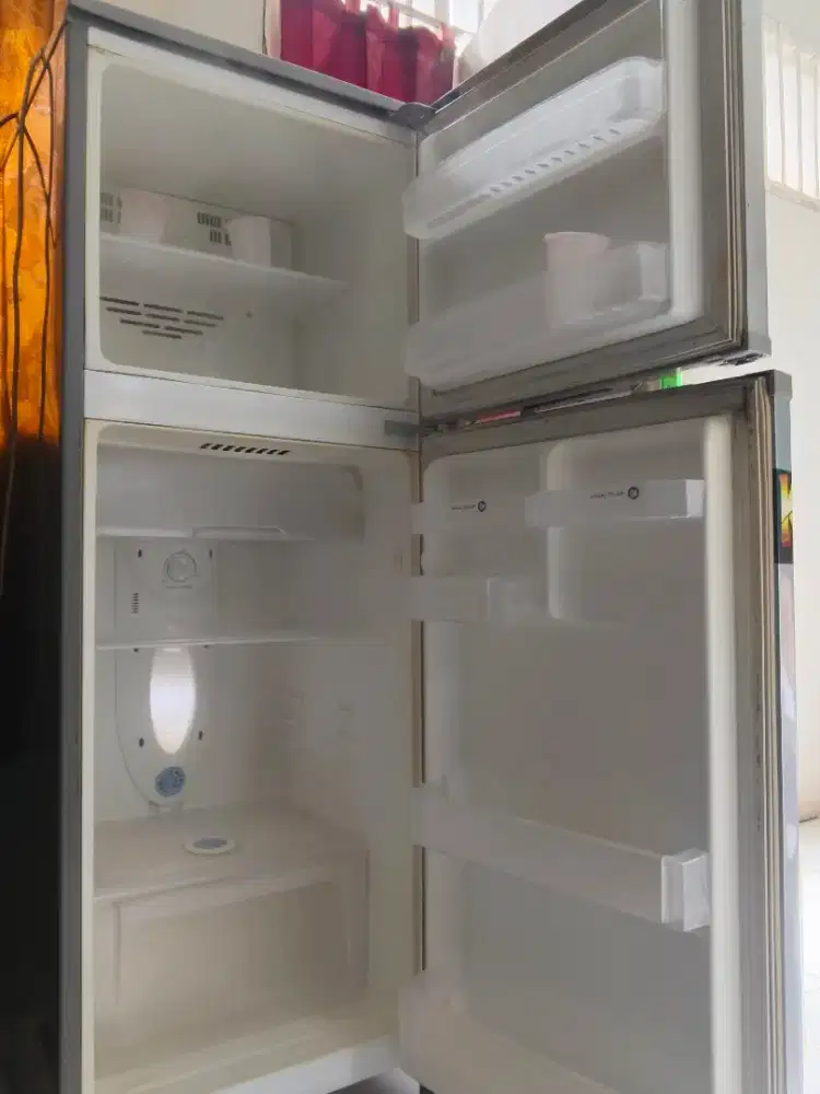 Kulkas LG 2 pintu
