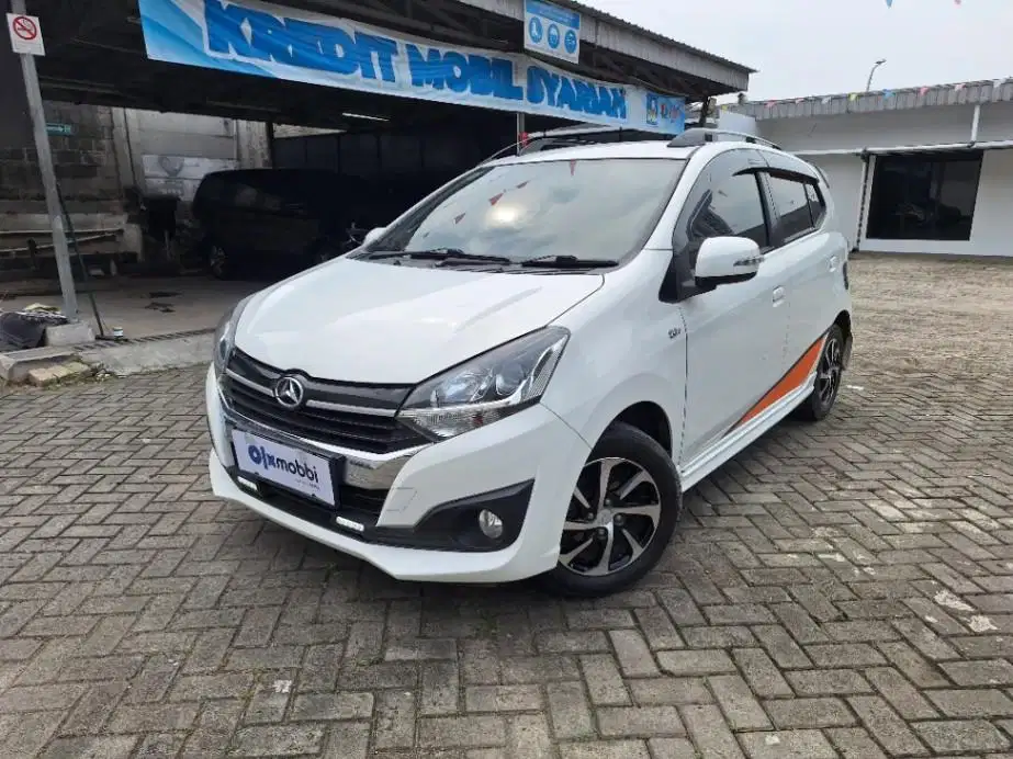 DP MURAH Daihatsu Ayla 1.2 R Bensin-MT 2017 Putih CCYKB