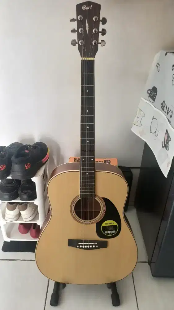 Gitar Cort, pemakaian baru 2 bulan