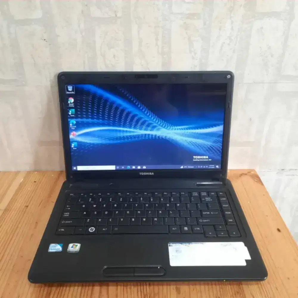 Laptop 14 inch TOSHIBA Satellite C605 NORMAL NO MINUS