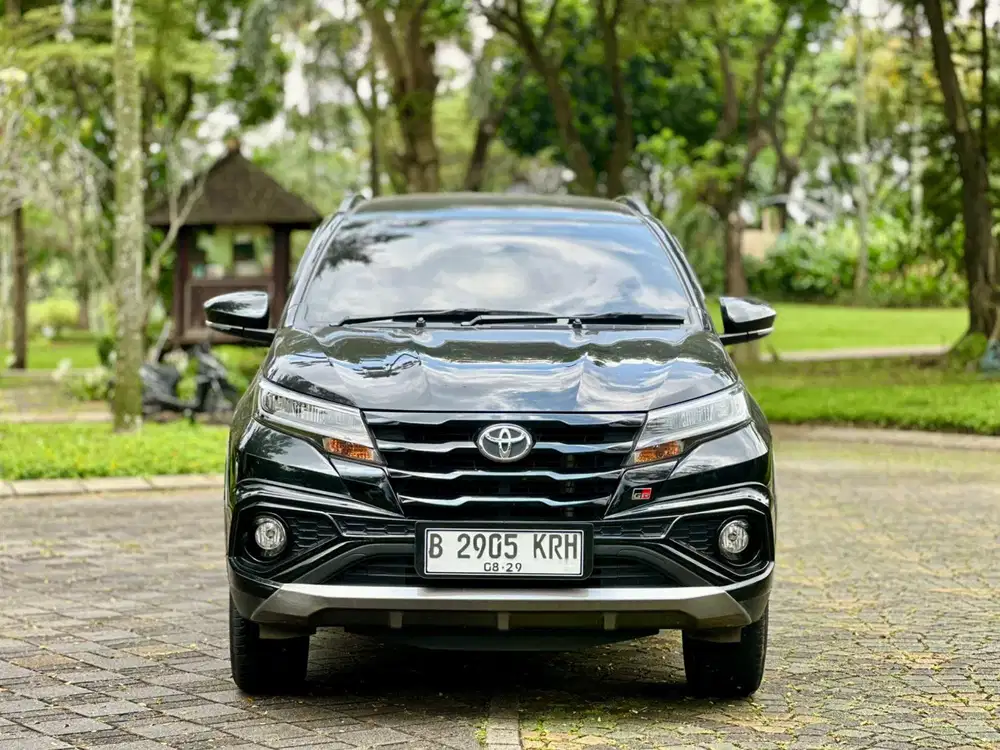 [LOW KM] TOYOTA RUSH GR SPORT AT 2024 HITAM