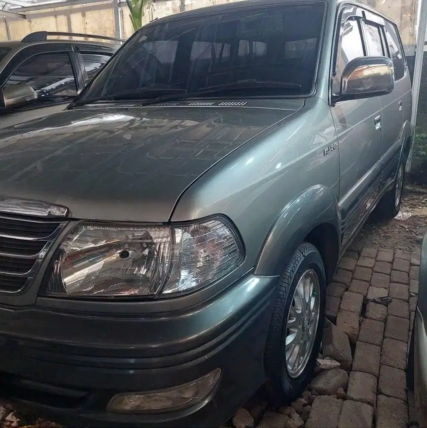 Kijang legend mewah di jamannya