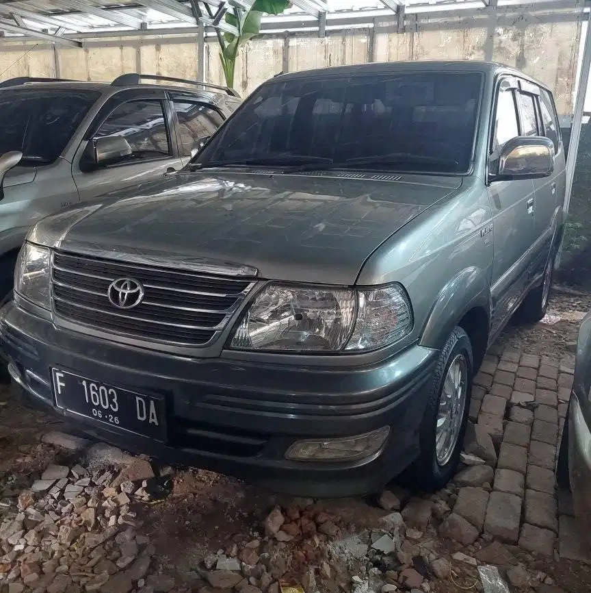 Kijang legend mewah di jamannya