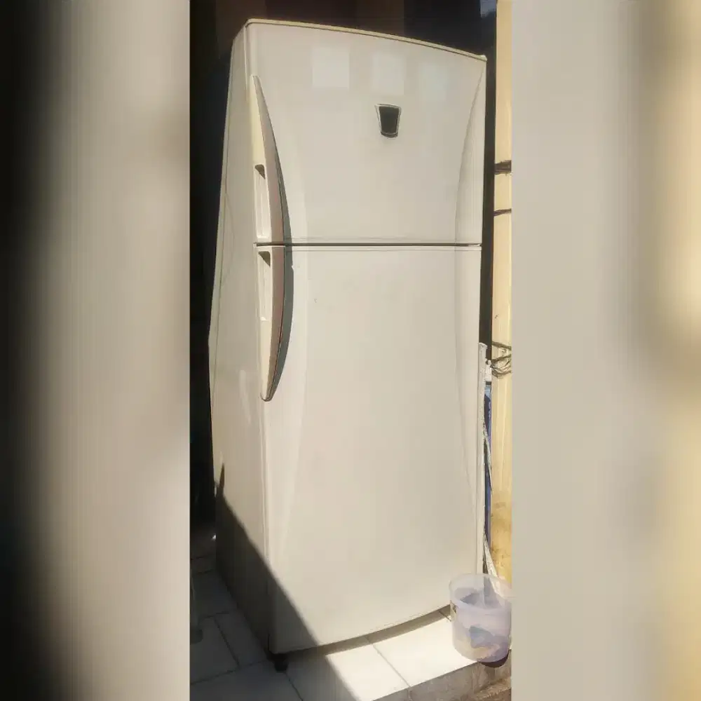 Kulkas 2 Pintu Sharp Jumbo Normal Dingin Beku Joss Barang Gress Mulus
