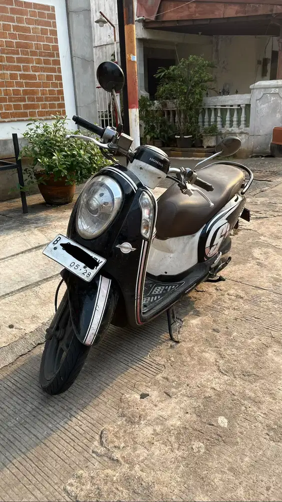 HONDA SCOOPY ESP 2016 HITAM PUTIH