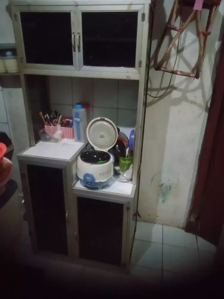 Di jual rak piring dan lemari baju kayu jati