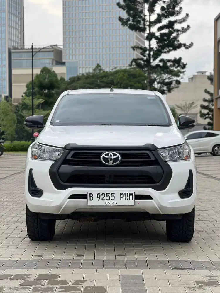 TOYOTA HILUX E DOUBLE CABIN MANUAL 2022 PUTIH