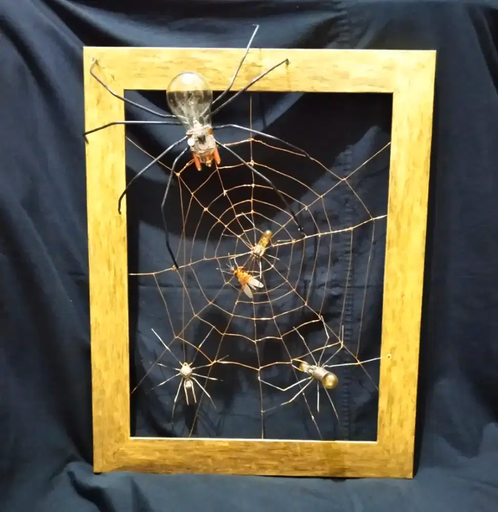 Tintoys hiasan spider steampunk in frame bingkai vintage antik lawas