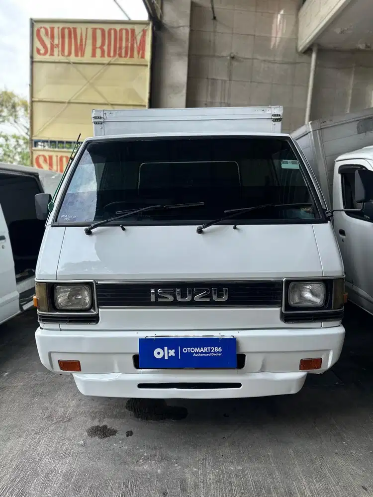 ISUZU 2015 BISON BOX 2.5 M/T PUTIH MURAH OTOMART 276 KENJERAN