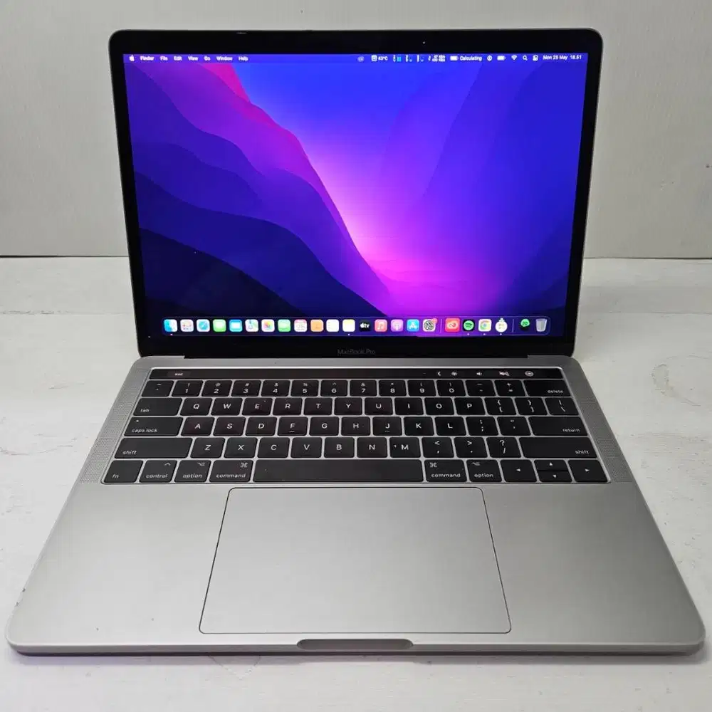 APPLE MACBOOK PRO 2017 TOUCHBAR I5 8/256 SSD GREY SIAP PAKAI