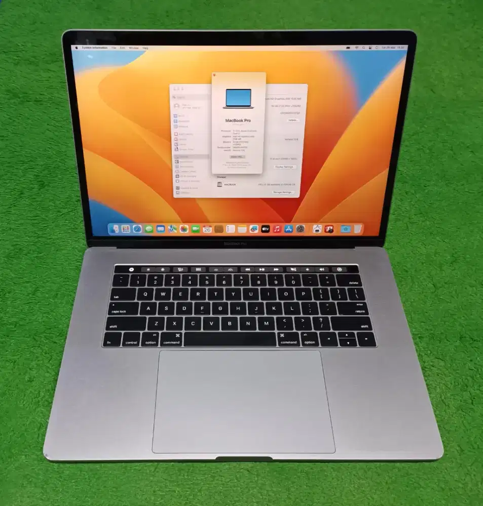 MacBook Pro 2017 15inch i7 16/512 Grey Touchbar Dual VGA Murah