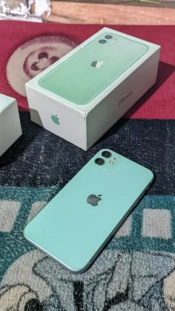 iPhone 11 green tosca