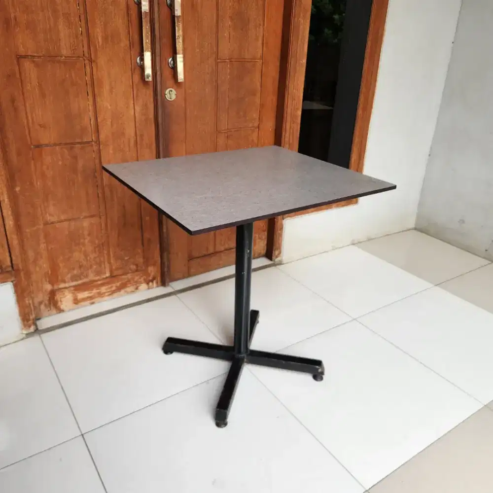 Meja ex Cafe - Meja ex Resto M6