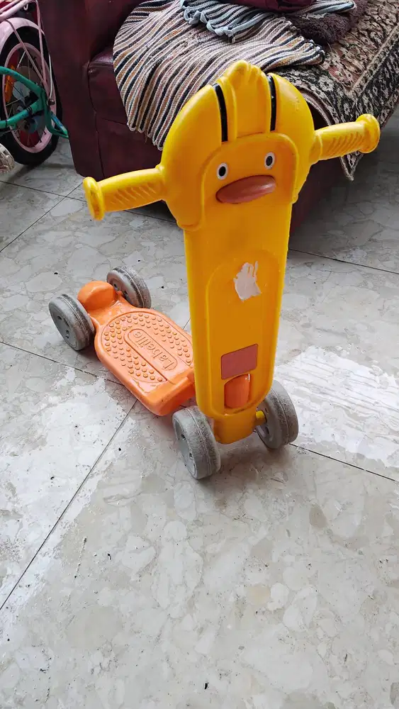 CUCI GUDANG - Scooter Duck Racer